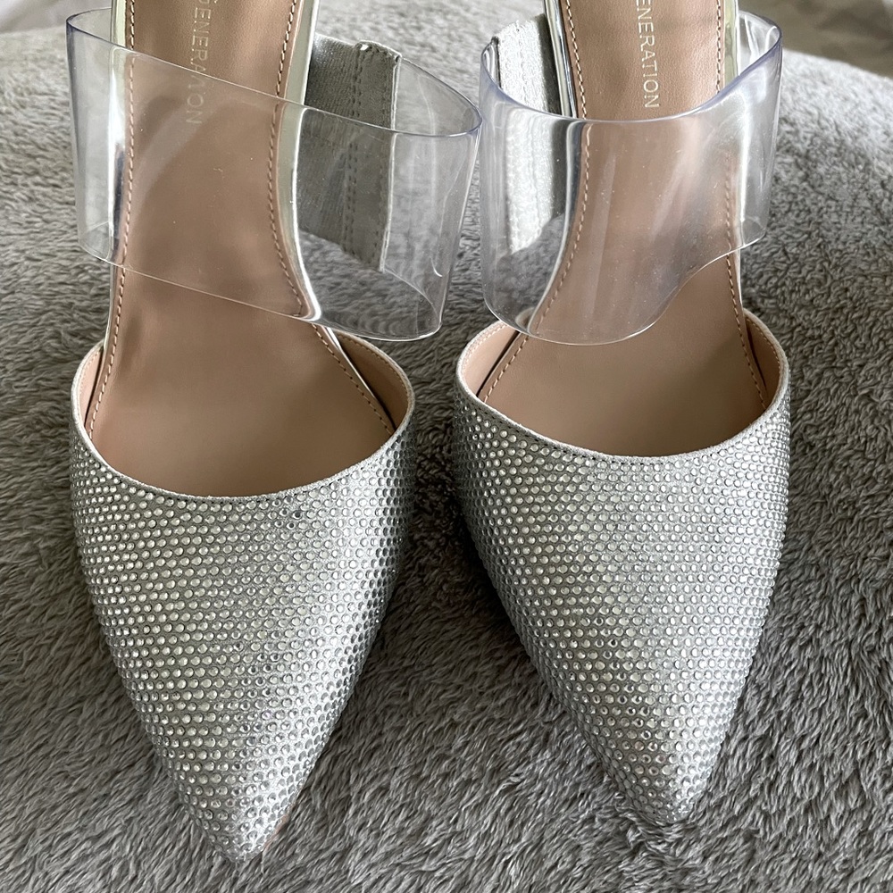 BCBG Harnie Mule Pumps NIB